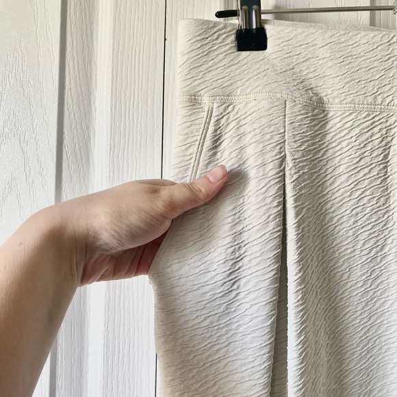 Lululemon can you feel the pleat crop - Picture 6 of 13